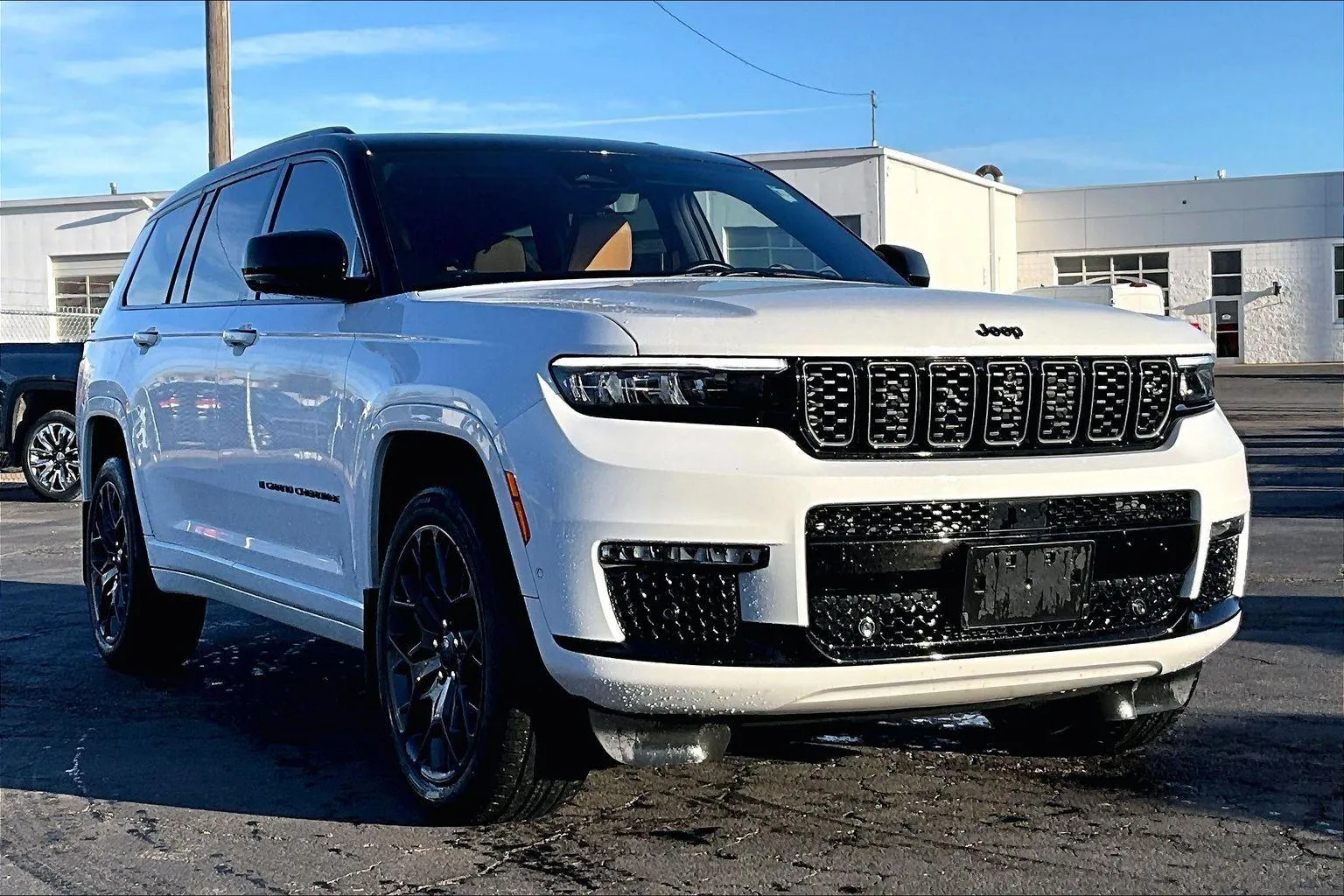 White 2023 Jeep Grand Cherokee L Summit for sale in Topeka, KS