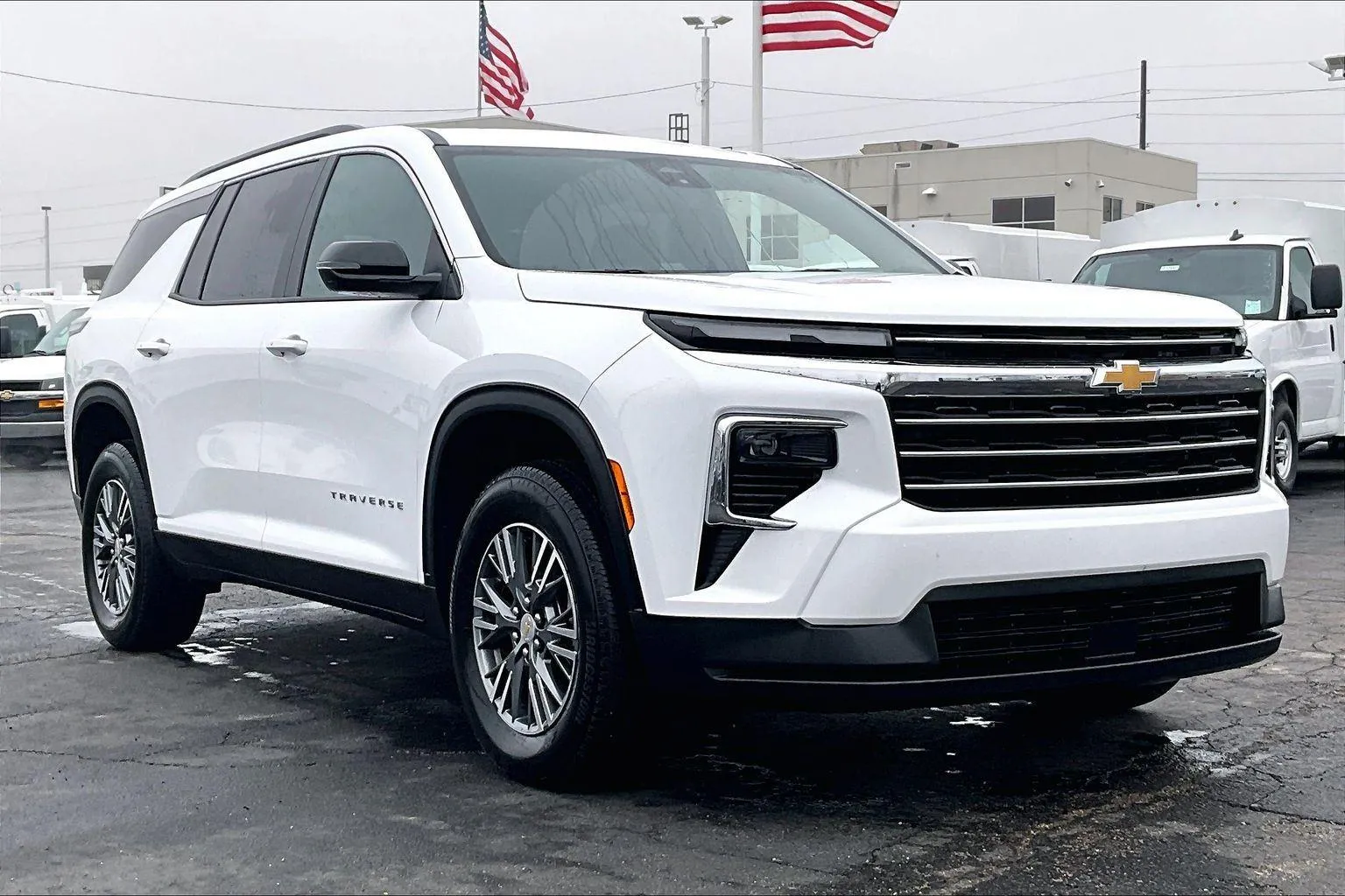 White 2025 Chevrolet Traverse LT for sale in Topeka, KS