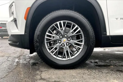 Photos of 2025 Chevrolet Traverse LT for sale in Topeka, KS at Cable Dahmer of Topeka