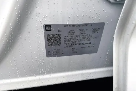 More photos of 2025 Chevrolet Traverse LT at Cable Dahmer of Topeka, KS