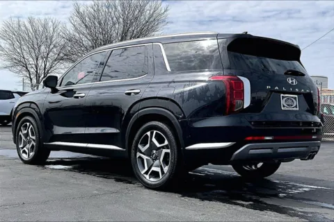 More photos of 2024 Hyundai Palisade Limited at Cable Dahmer of Topeka, KS