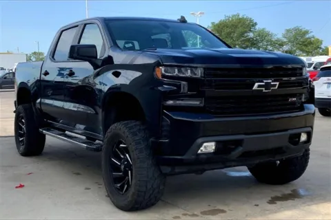 Black 2020 Chevrolet Silverado 1500 RST for sale in Topeka, KS