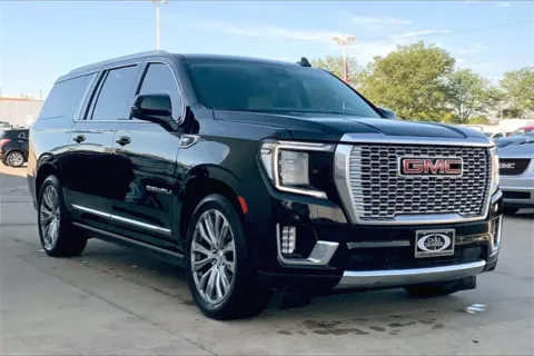 Black 2023 GMC Yukon XL Denali for sale in Topeka, KS