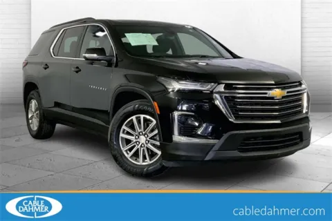 Black 2023 Chevrolet Traverse LT for sale in Topeka, KS