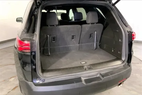 More photos of 2023 Chevrolet Traverse LT at Cable Dahmer of Topeka, KS