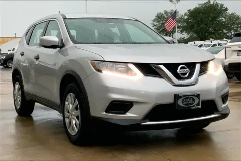 Silver 2016 Nissan Rogue S for sale in Topeka, KS