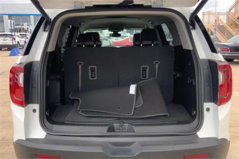 More photos of 2023 GMC Acadia SLT at Cable Dahmer of Topeka, KS