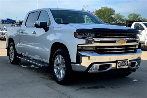 White 2019 Chevrolet Silverado 1500 LTZ for sale in Topeka, KS