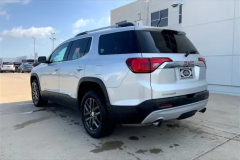 More photos of 2018 GMC Acadia SLT-1 at Cable Dahmer of Topeka, KS