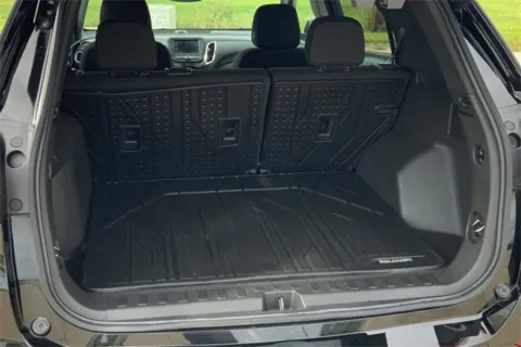 More photos of 2022 Chevrolet Equinox LT at Cable Dahmer of Topeka, KS