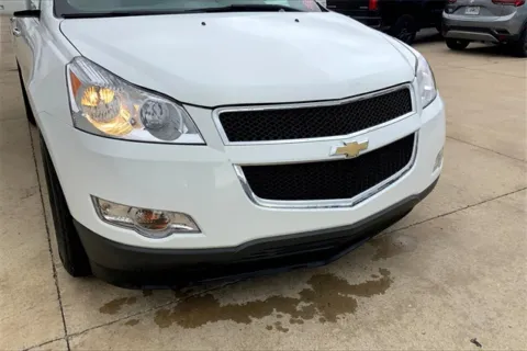 Another view of 2009 Chevrolet Traverse 2LT for sale in Topeka, KS at Cable Dahmer of Topeka