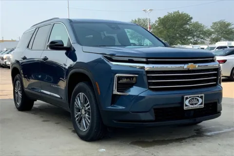 Blue 2025 Chevrolet Traverse LT for sale in Topeka, KS