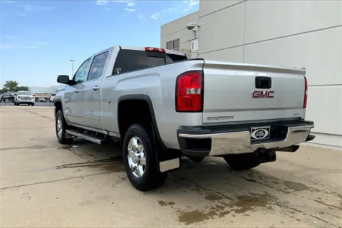 More photos of 2019 GMC Sierra 2500HD SLT at Cable Dahmer of Topeka, KS