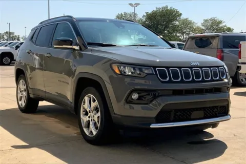 Gray 2022 Jeep Compass Limited for sale in Topeka, KS