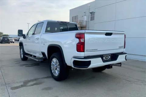 More photos of 2021 Chevrolet Silverado 2500HD High Country at Cable Dahmer of Topeka, KS