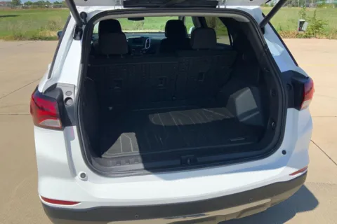 More photos of 2022 Chevrolet Equinox LT at Cable Dahmer of Topeka, KS
