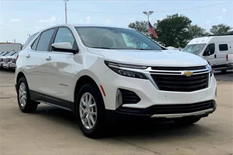 White 2022 Chevrolet Equinox LT for sale in Topeka, KS