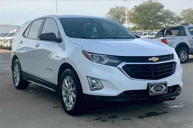 White 2020 Chevrolet Equinox LS for sale in Topeka, KS