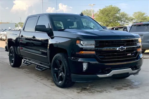 Black 2017 Chevrolet Silverado 1500 LT for sale in Topeka, KS
