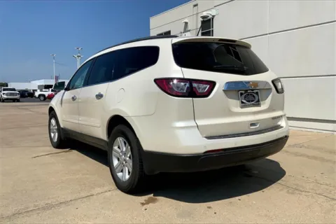 More photos of 2014 Chevrolet Traverse 2LT at Cable Dahmer of Topeka, KS