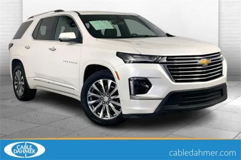 White 2023 Chevrolet Traverse Premier for sale in Topeka, KS