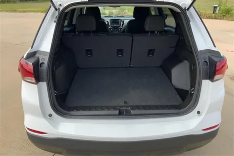 More photos of 2022 Chevrolet Equinox LS at Cable Dahmer of Topeka, KS
