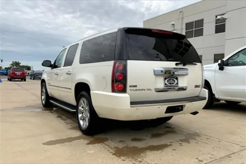 More photos of 2011 GMC Yukon XL Denali at Cable Dahmer of Topeka, KS
