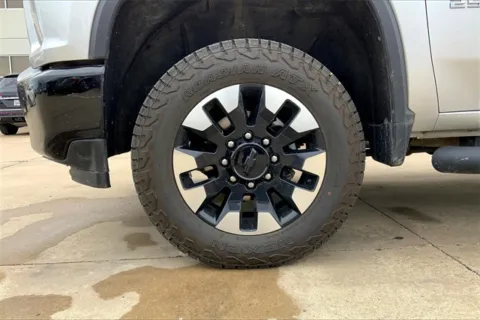 Photos of 2020 Chevrolet Silverado 2500HD Custom for sale in Topeka, KS at Cable Dahmer of Topeka