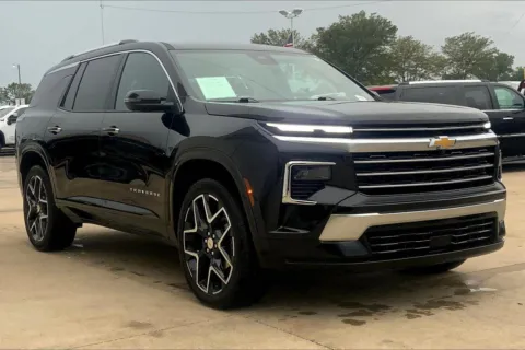 Black 2024 Chevrolet Traverse RS for sale in Topeka, KS