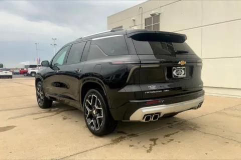More photos of 2024 Chevrolet Traverse RS at Cable Dahmer of Topeka, KS