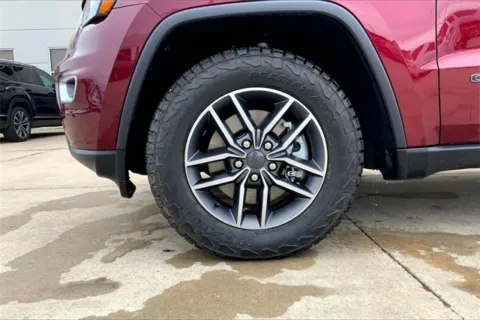 Photos of 2022 Jeep Grand Cherokee WK Limited for sale in Topeka, KS at Cable Dahmer of Topeka