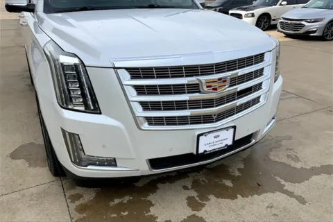 Another view of 2019 Cadillac Escalade Premium Luxury for sale in Topeka, KS at Cable Dahmer of Topeka