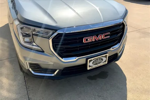Another view of 2024 GMC Terrain SLE for sale in Topeka, KS at Cable Dahmer of Topeka