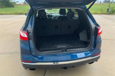 More photos of 2020 Chevrolet Equinox Premier at Cable Dahmer of Topeka, KS