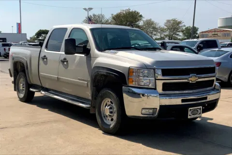 Silver 2007 Chevrolet Silverado 2500 HD LT W/1LT for sale in Topeka, KS