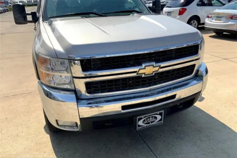 Another view of 2007 Chevrolet Silverado 2500 HD LT W/1LT for sale in Topeka, KS at Cable Dahmer of Topeka