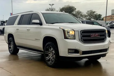 White 2017 GMC Yukon XL SLT for sale in Topeka, KS