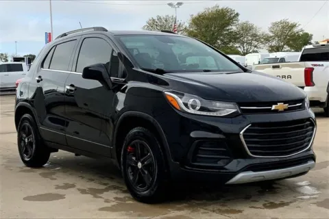 Black 2019 Chevrolet Trax LT for sale in Topeka, KS
