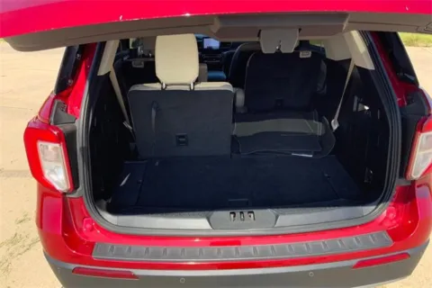 More photos of 2020 Ford Explorer XLT at Cable Dahmer of Topeka, KS