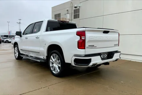 More photos of 2022 Chevrolet Silverado 1500 High Country at Cable Dahmer of Topeka, KS