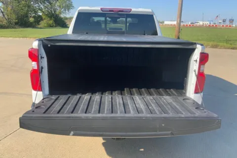 More photos of 2022 Chevrolet Silverado 1500 High Country at Cable Dahmer of Topeka, KS