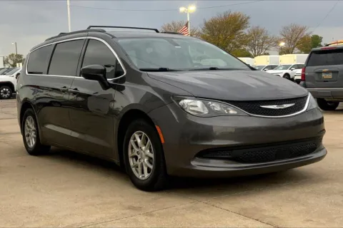 Gray 2021 Chrysler Voyager LXI for sale in Topeka, KS