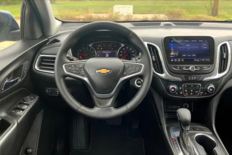 More photos of 2022 Chevrolet Equinox LT at Cable Dahmer of Topeka, KS