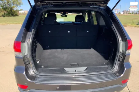 More photos of 2017 Jeep Grand Cherokee Laredo at Cable Dahmer of Topeka, KS