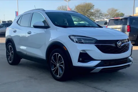 White 2021 Buick Encore GX Essence for sale in Topeka, KS