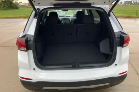More photos of 2022 Chevrolet Equinox LT at Cable Dahmer of Topeka, KS