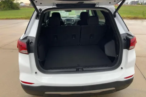 More photos of 2022 Chevrolet Equinox LT at Cable Dahmer of Topeka, KS