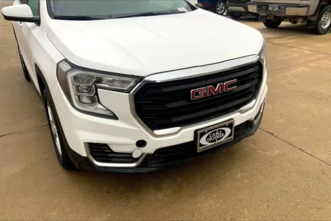 Photos of 2024 GMC Terrain SLE for sale in Topeka, KS at Cable Dahmer of Topeka