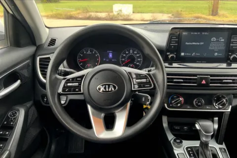 More photos of 2021 Kia Seltos LX at Cable Dahmer of Topeka, KS