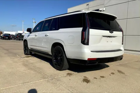 More photos of 2021 Cadillac Escalade ESV Sport Platinum at Cable Dahmer of Topeka, KS